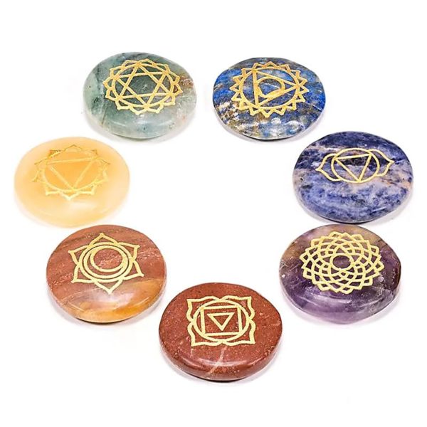 Pierres 7 chakras plates